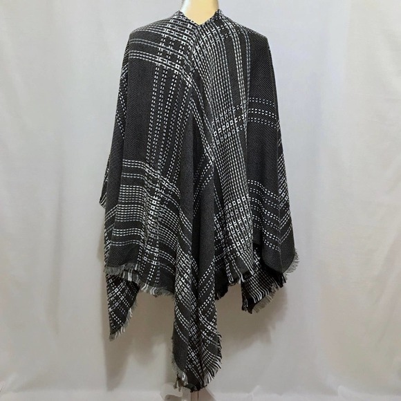 NWOT Knit Poncho-Ruana for Women OS - Picture 7 of 8